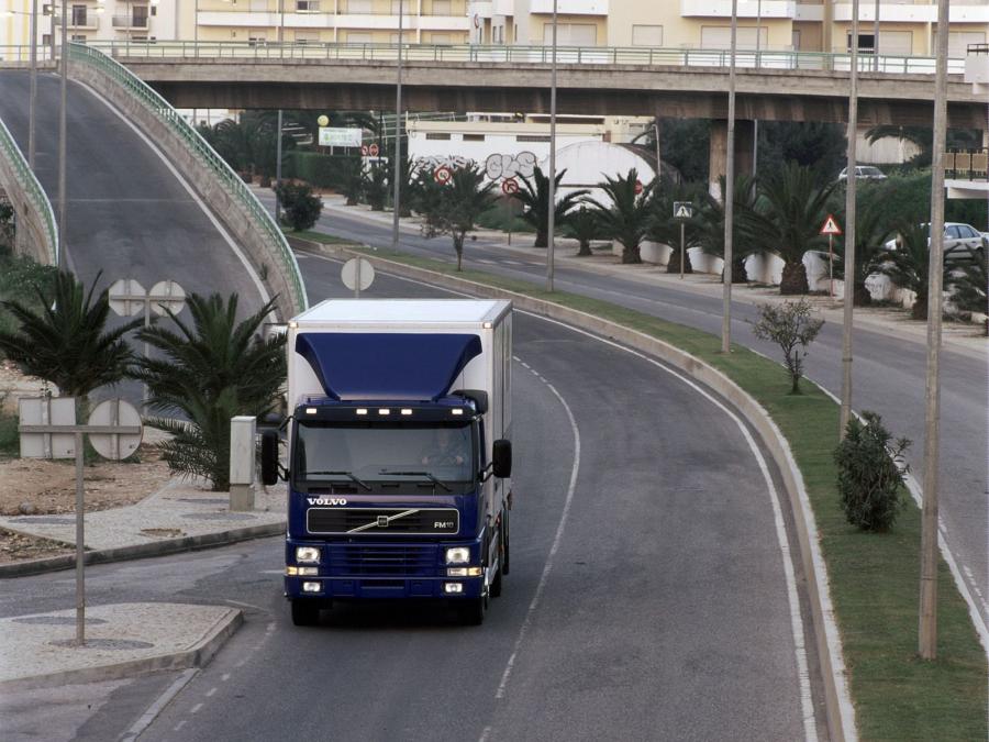  Volvo FM10 6x2 1998 года  (фото 1 из 3)